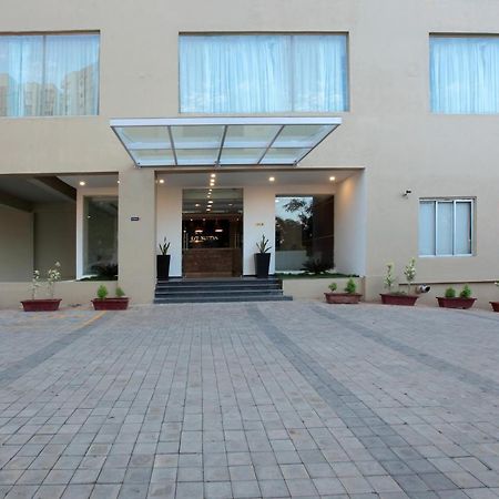 Starlit Suites Bangalore Kammasandra Exteriör bild