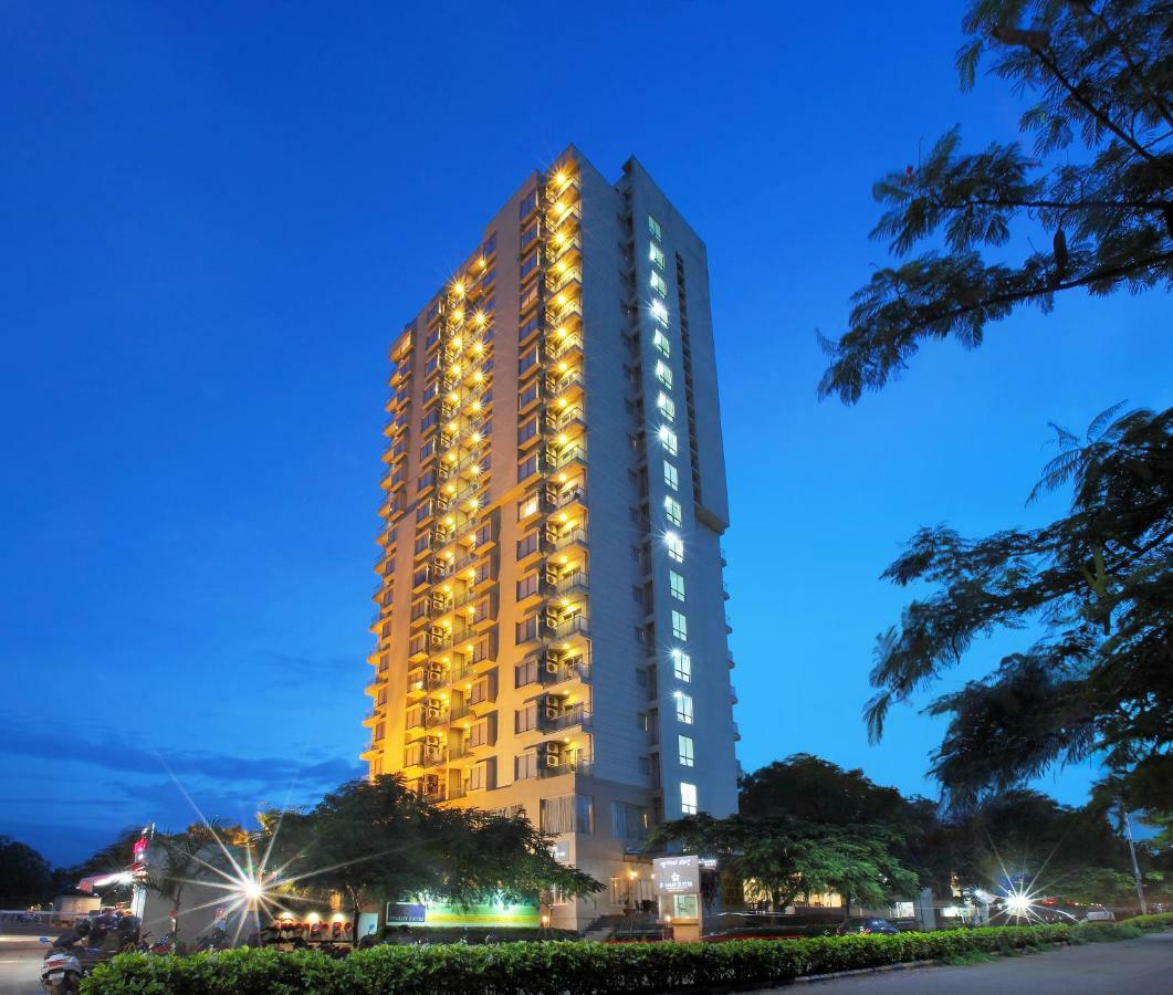 Starlit Suites Bangalore Kammasandra Exteriör bild